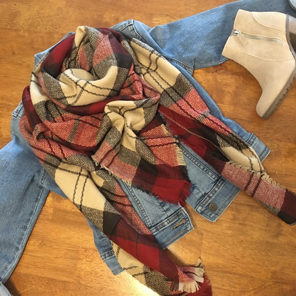 NWT Plaid Blanket Scarf Wrap BOUTIQUE - Picture 2 of 4
